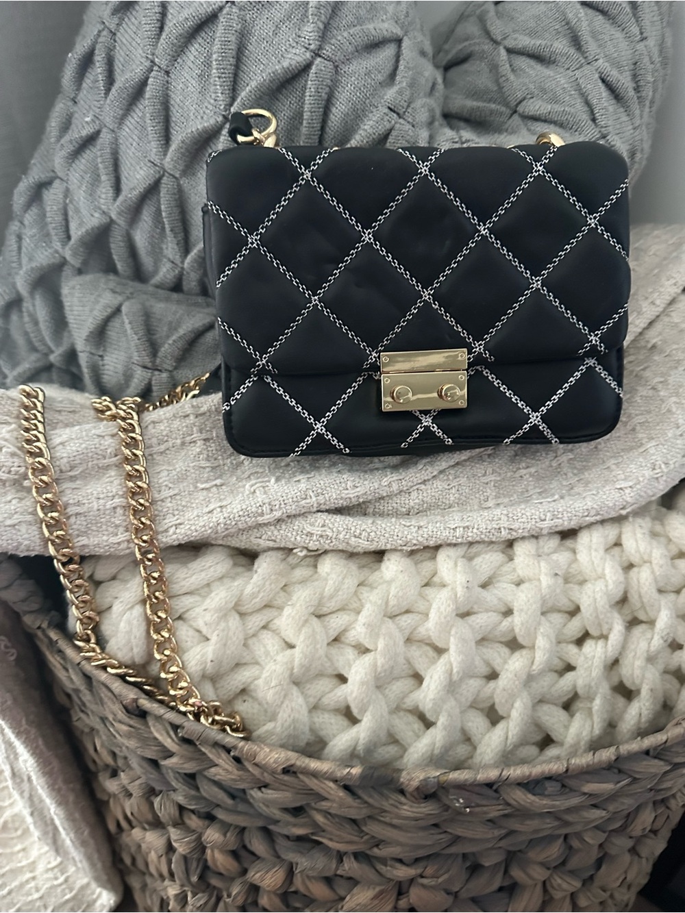 Purse - Picture 2 of 5